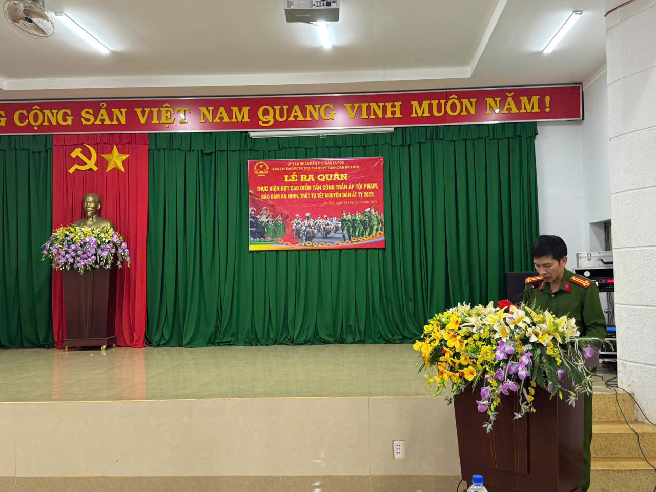 Ông Hà Tấn phát trưởng công can thị trấn phát động